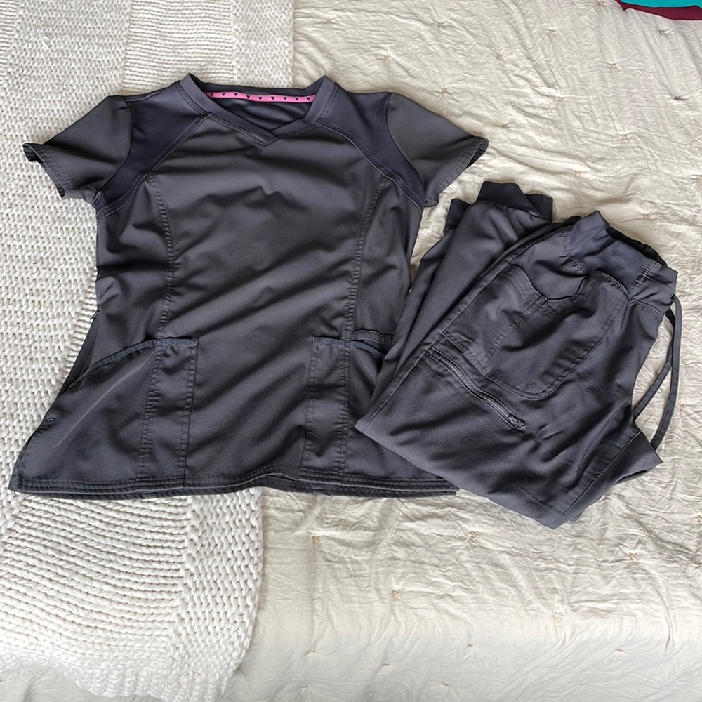 Heart soul scrubs set